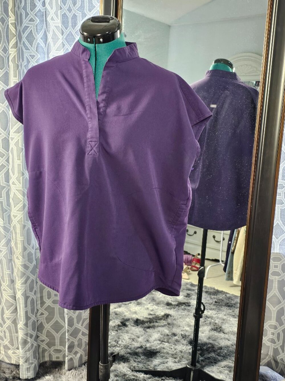 FIGS Scrub Top, Size S